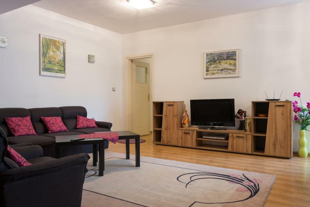 Glorious - 2-Bedroom Apartment Near Youth Hill By Flat Mаnager Plovdiv Extérieur photo